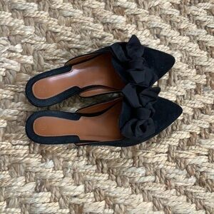 Suede black bow flat Myles. 7.5